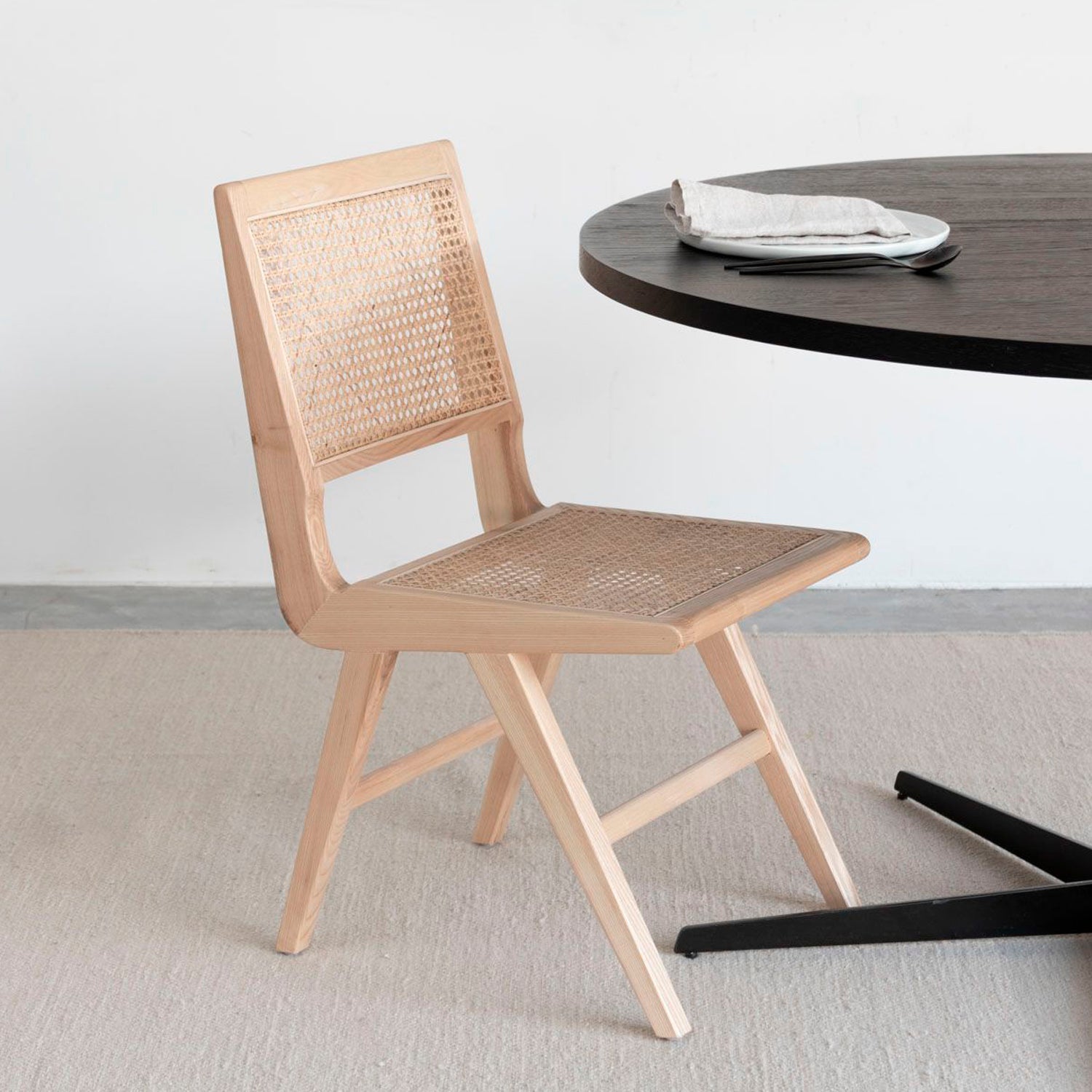 Cómo elegir materiales sostenibles para tu mobiliario interior