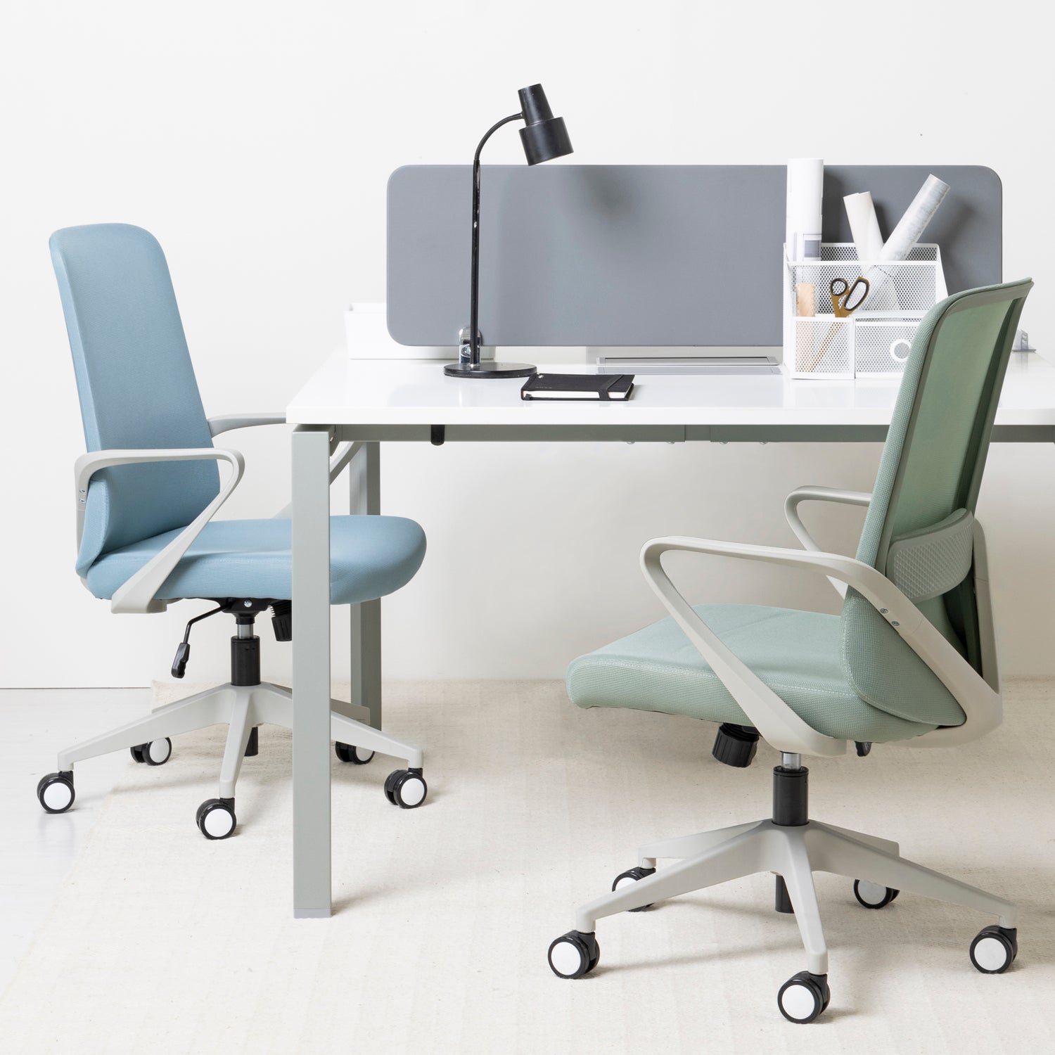 Silla Ejecutiva Oficina Vic Celeste - Form Design