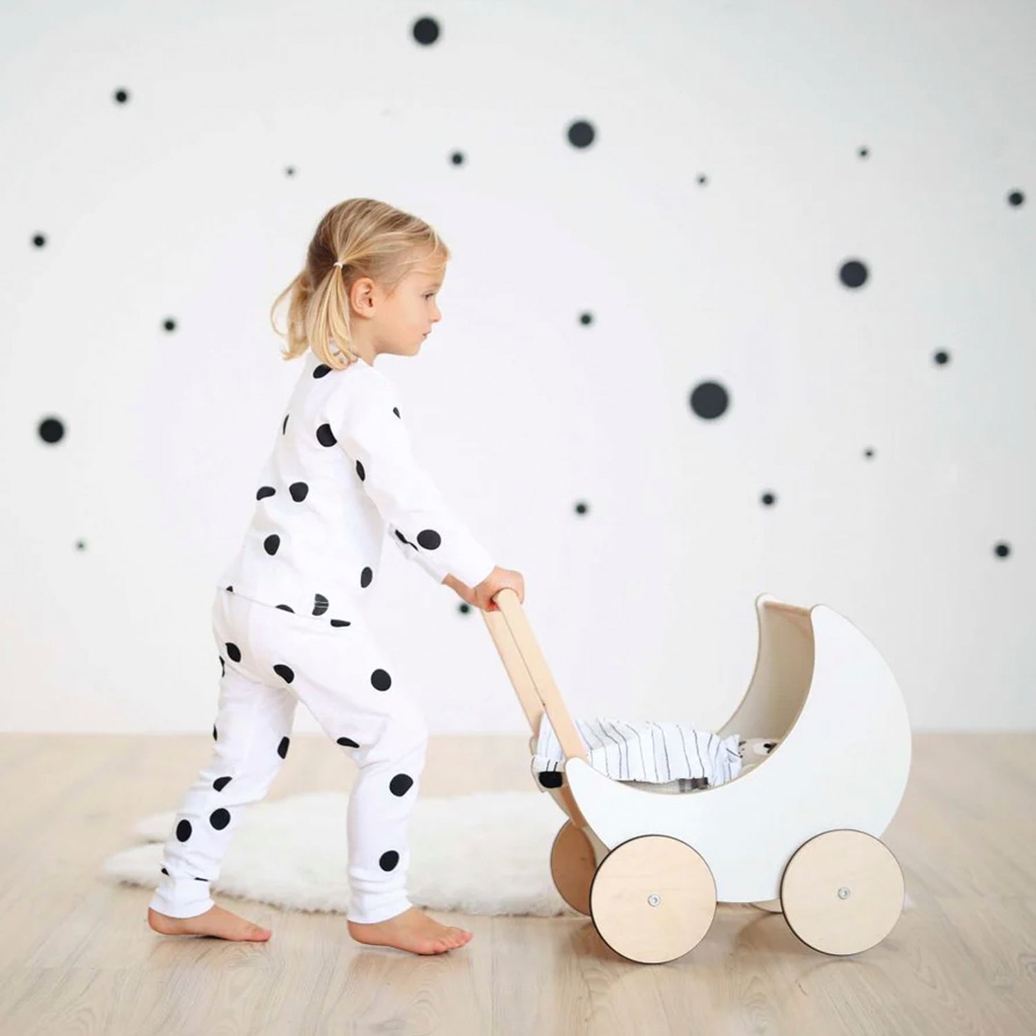 Coche para Muñecas Samanta Infantil de Madera Blanco - Form Design
