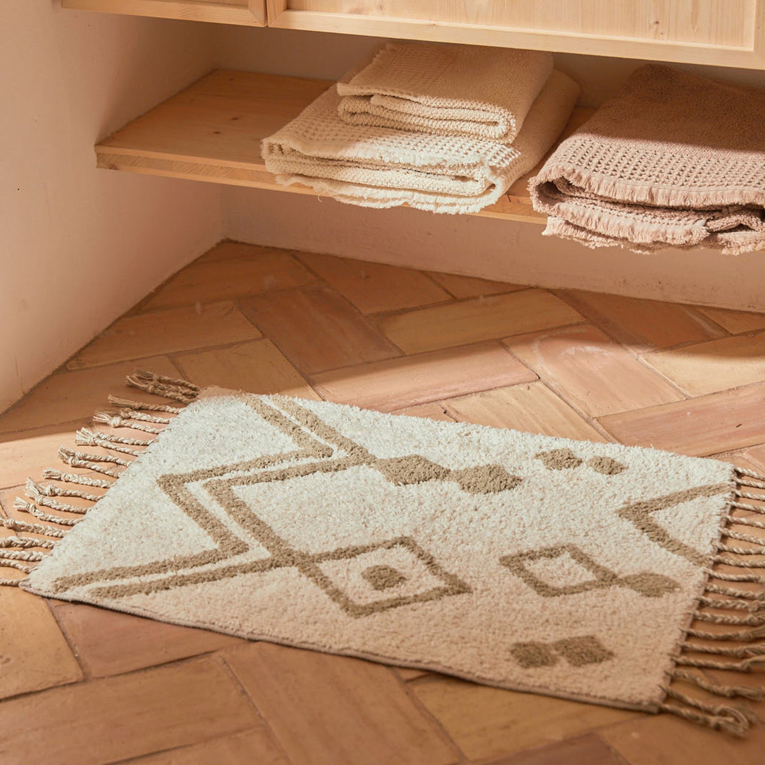Piso de Baño Fauve 50x70 Crudo - Form Design