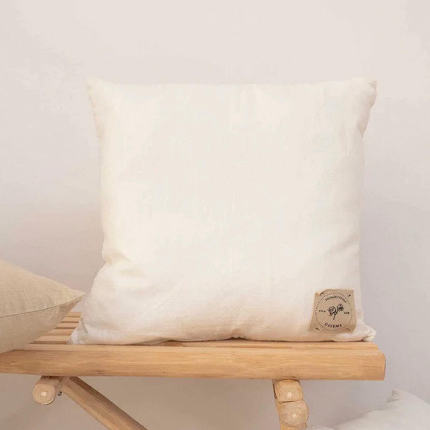 Funda Cojín Gavema2 Crudo 45x45 - Form Design