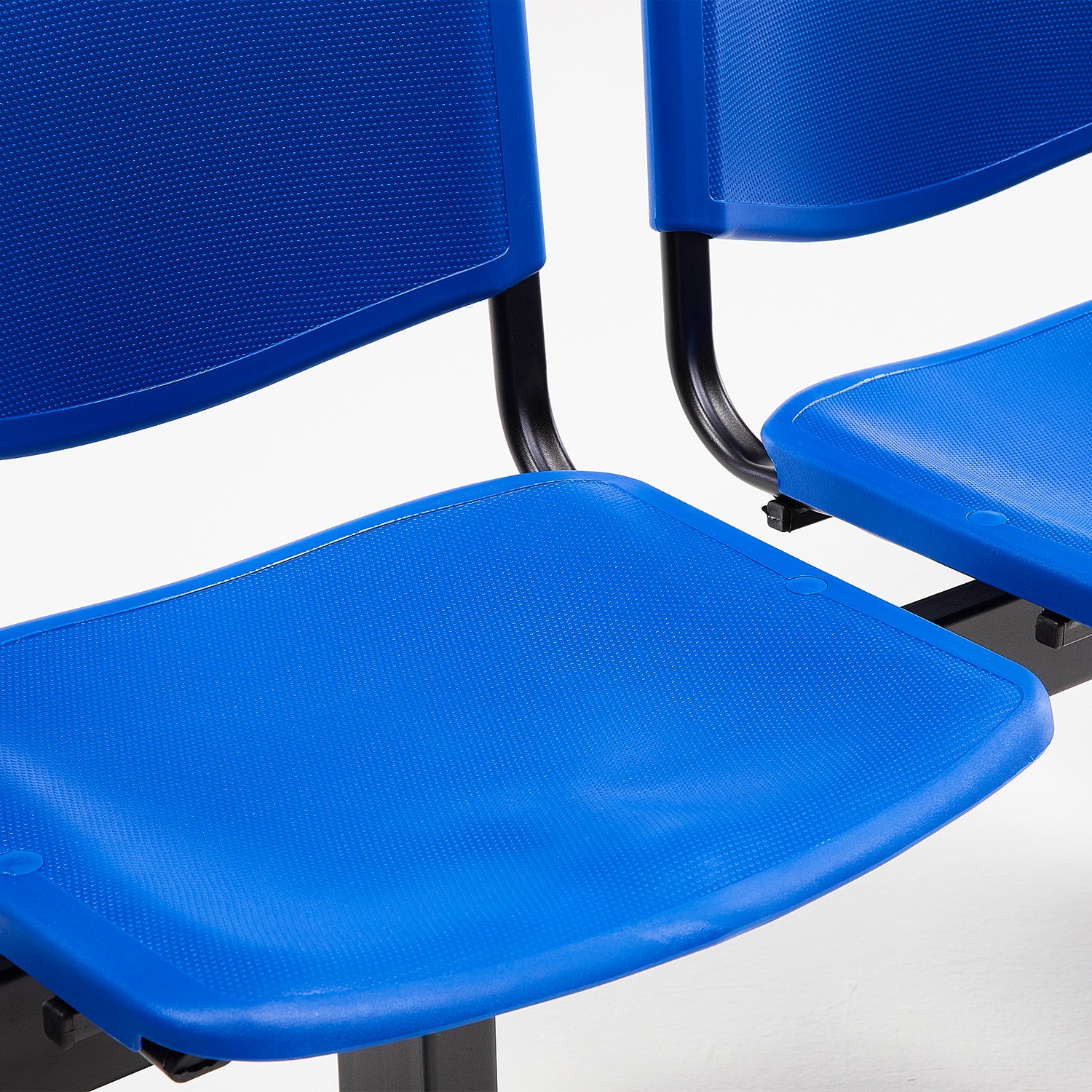 Banqueta Oficina Pata Luna ISO PP 5C Azul Base Negro - Form Design