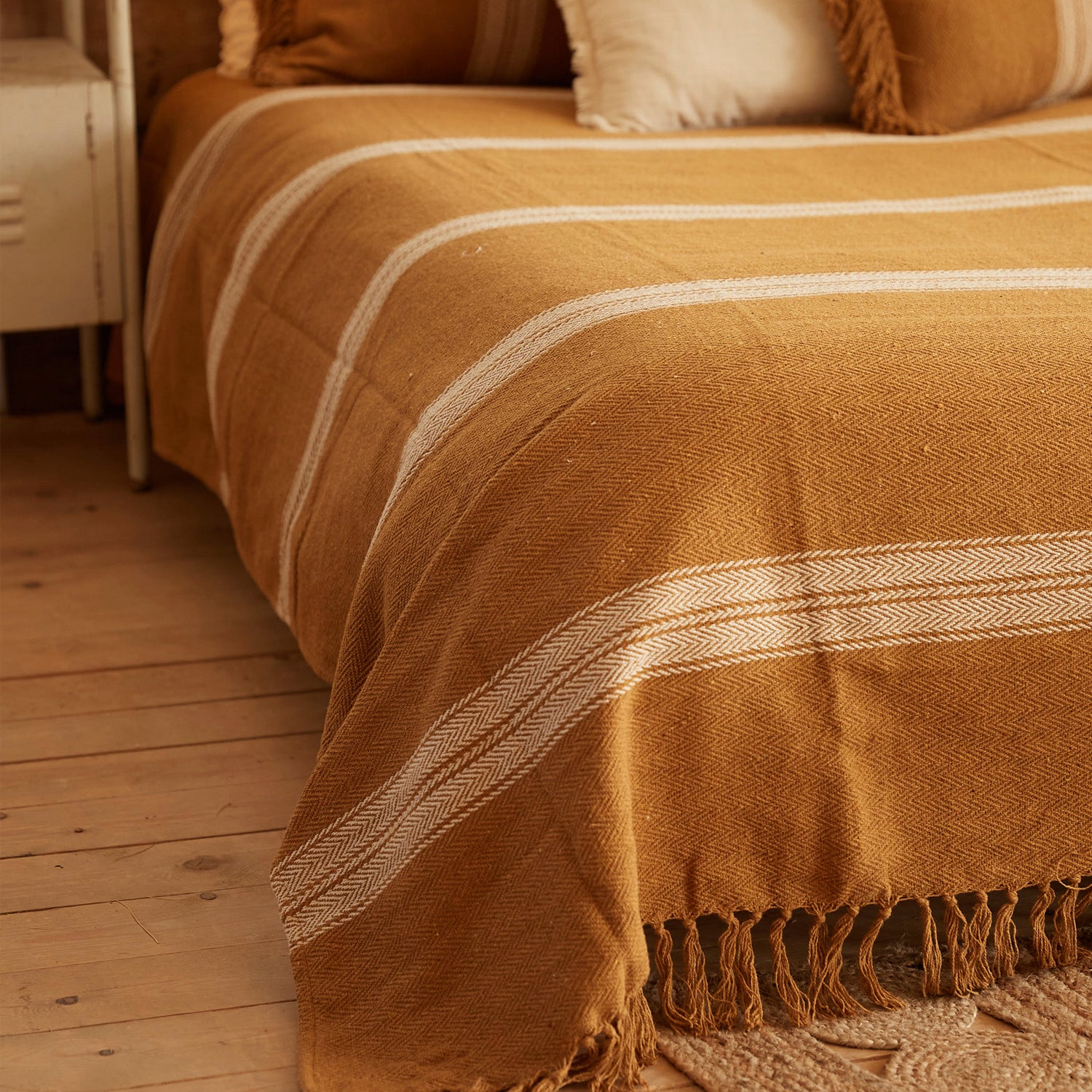 Cubrecama Akida 240x260 (Cama 2 Plazas o Queen)