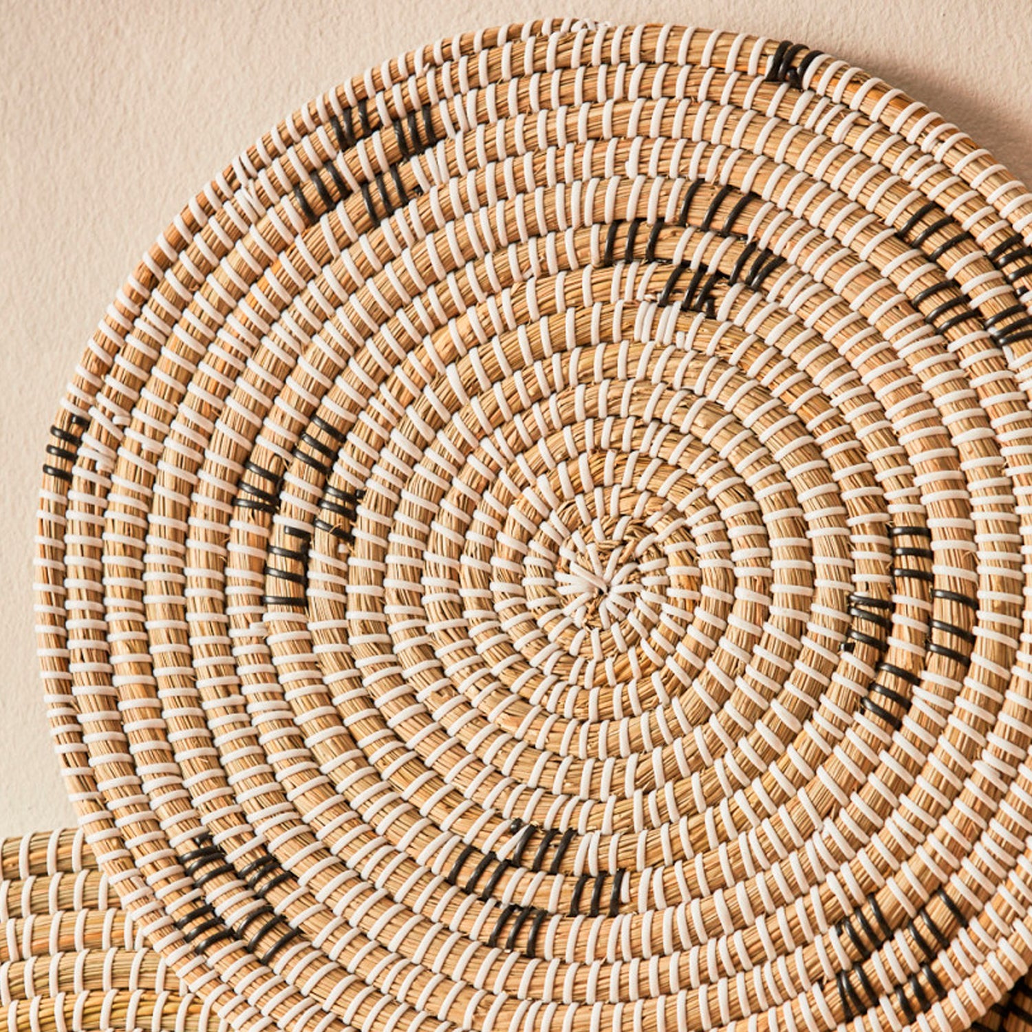 Plato Decorativo Pared Amiyaa Multicolor 40D - Form Design