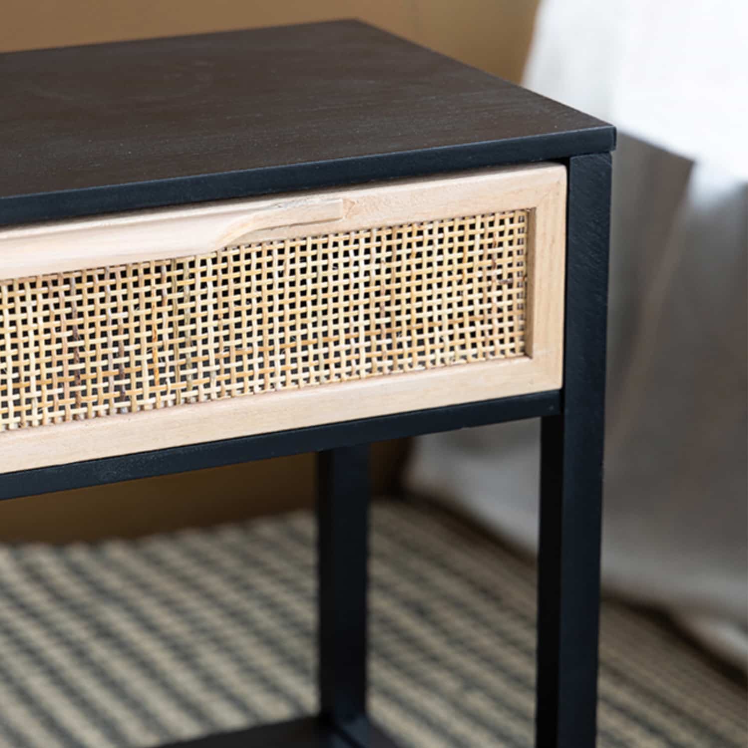 Velador John Negro - Form Design