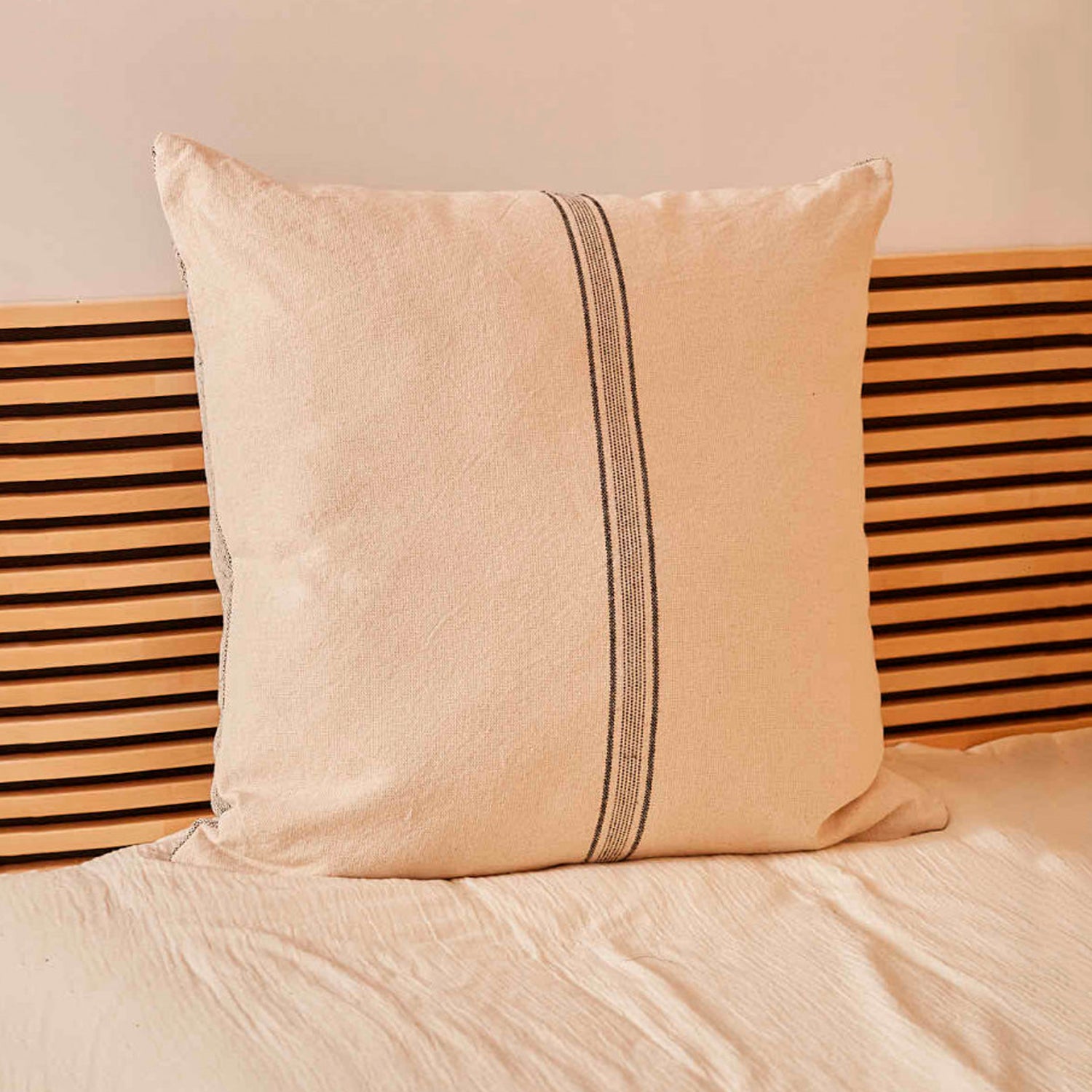 Funda Cojin Capri Negro 80x80 - Form Design