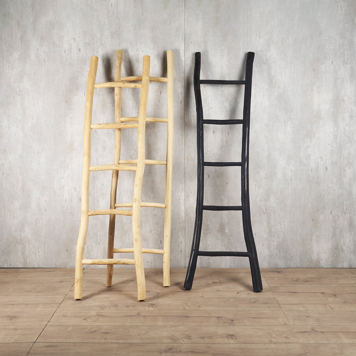 Escalera Noora Teca Negro