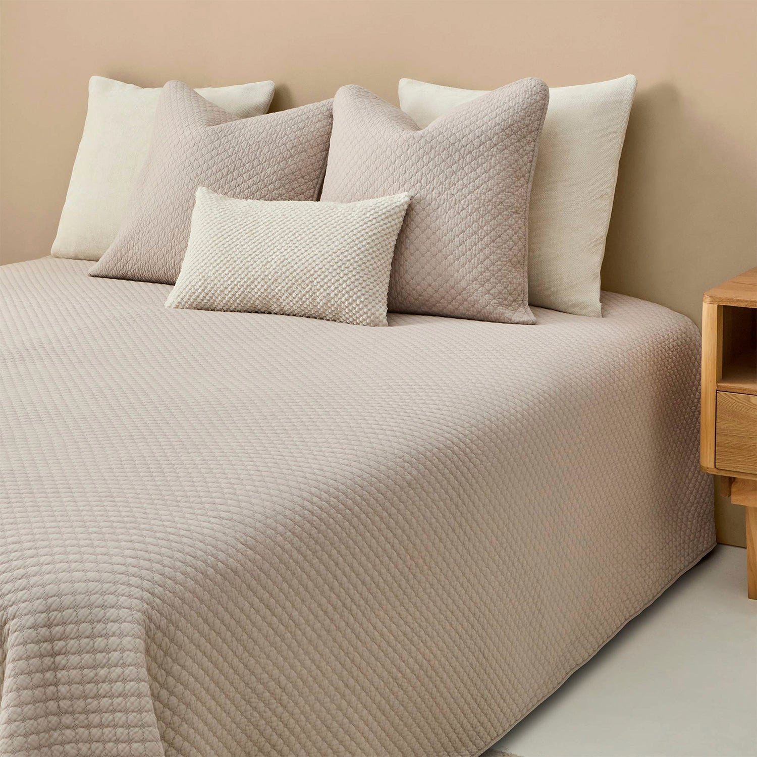 Colcha Cherancob 240x270 Gris (Cama 2 Plazas o Queen)