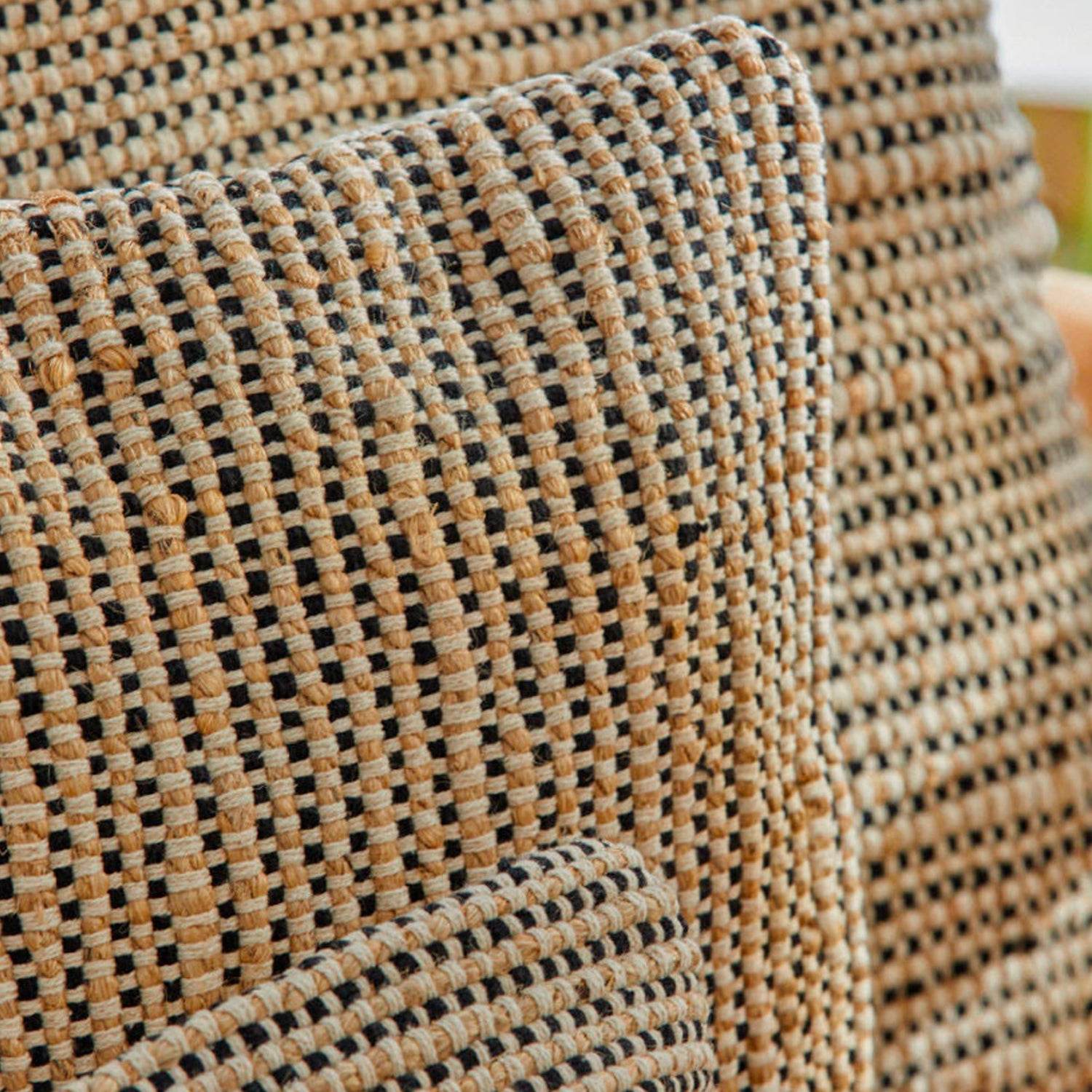 Funda Cojin West Negro 60x60 - Form Design