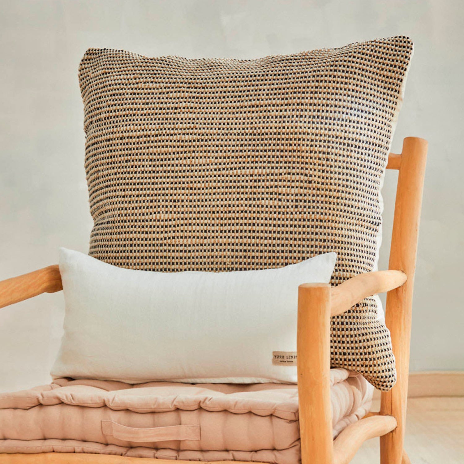 Funda Cojin West Negro 60x60 - Form Design