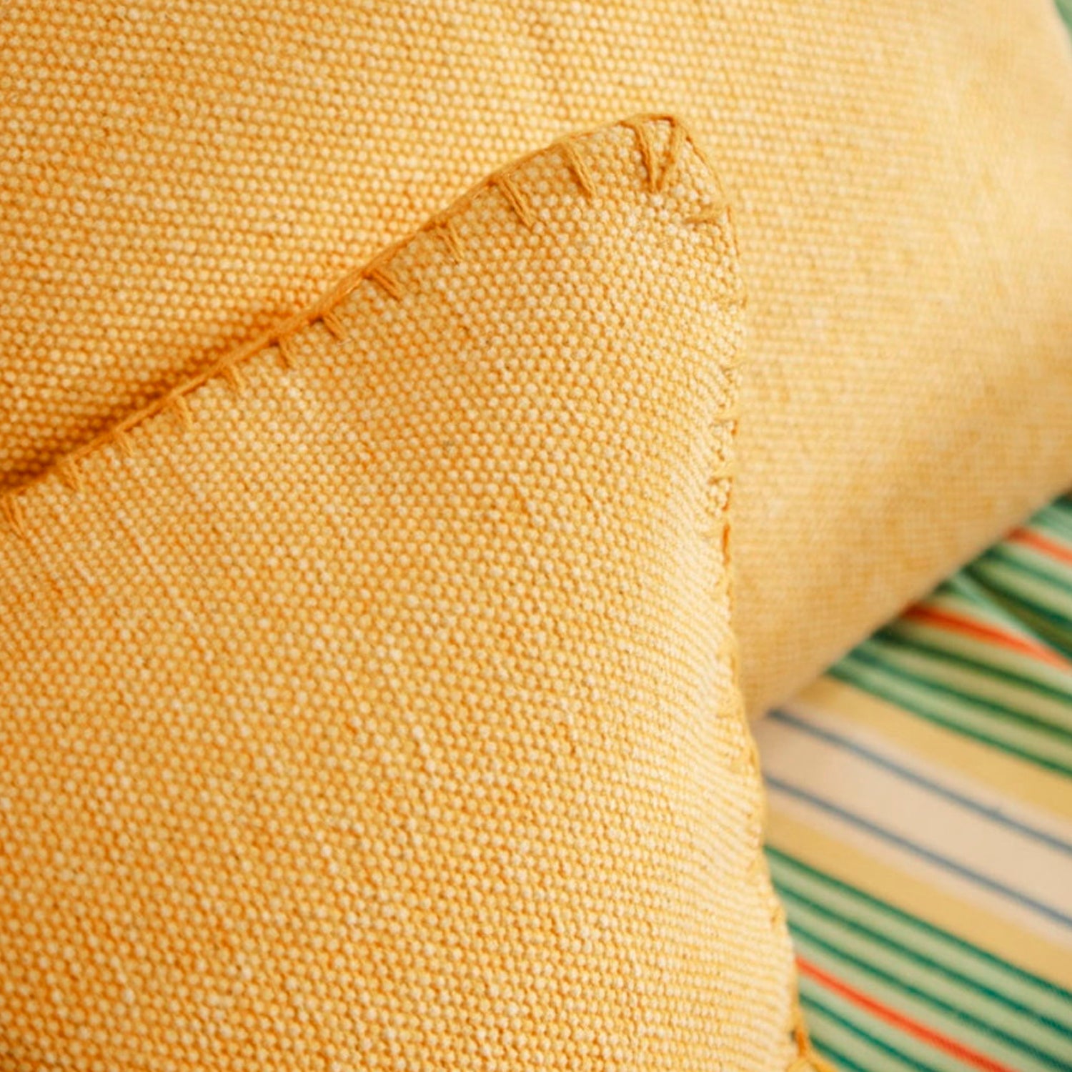 Funda Cojín Asana Amarillo 60x60