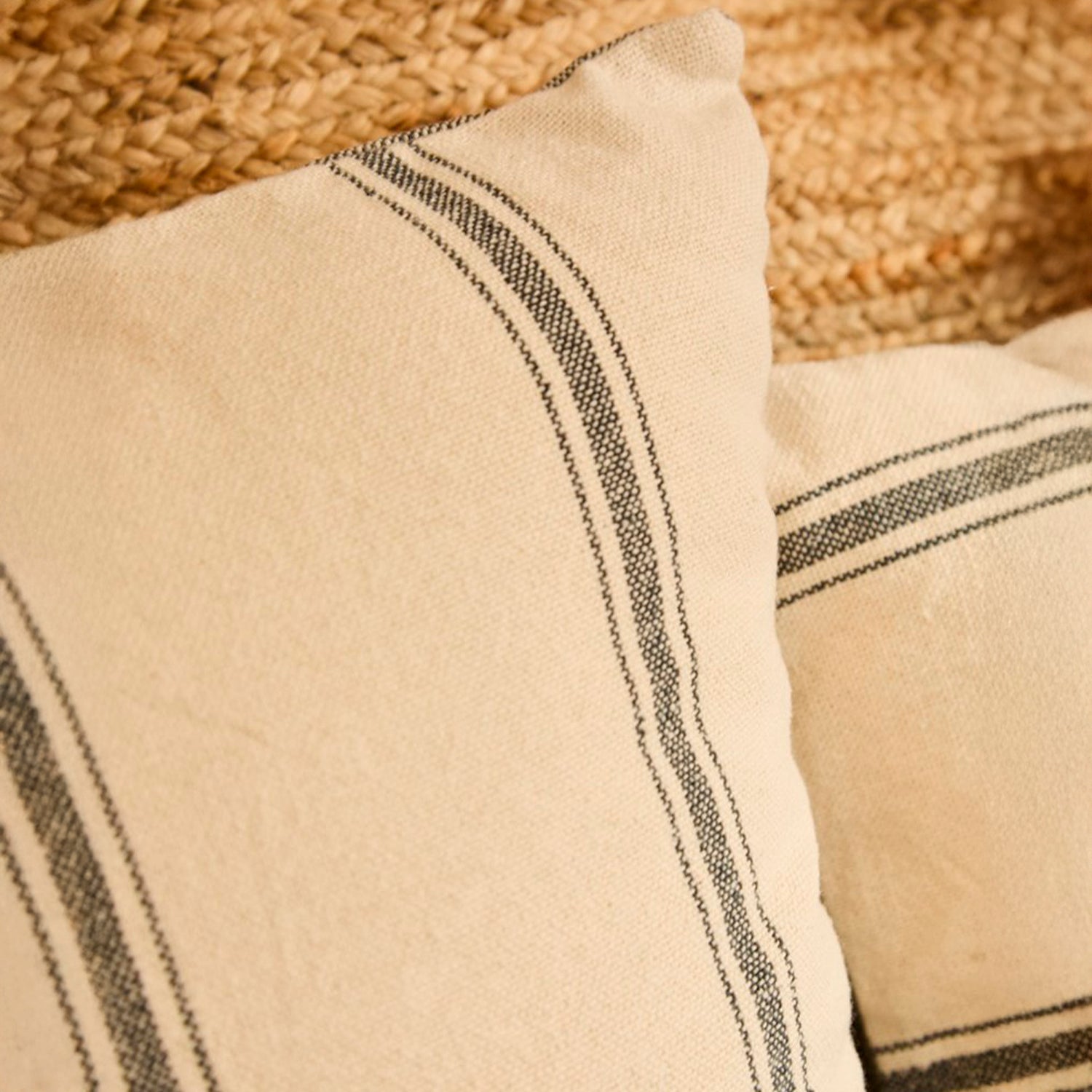 Funda Cojín Bari 60x60 Gris Oscuro