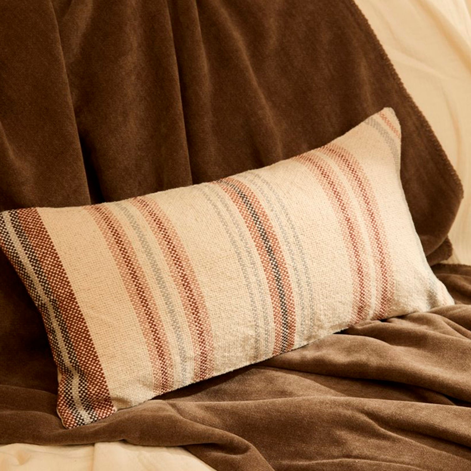 Funda Cojín Perú 30x60 Tierra