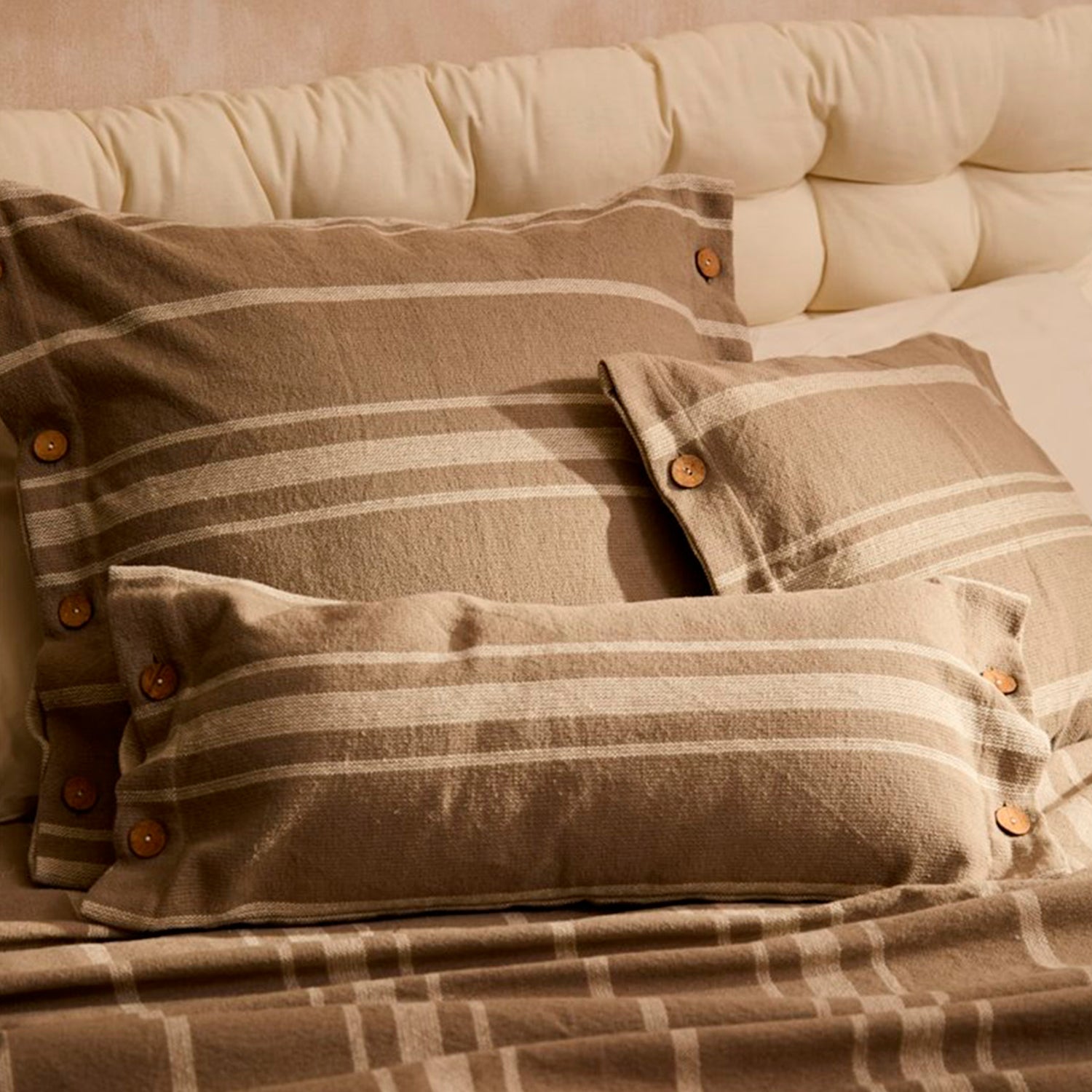 Funda Cojín Sorento 30x60 Piedra