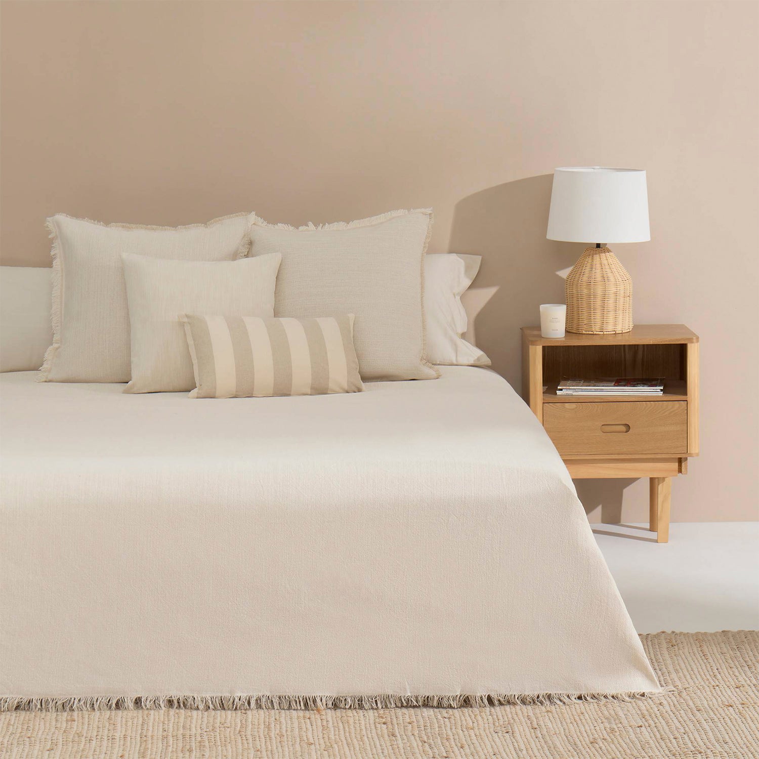 Colcha Grisfu 240x280 Crudo (Cama 2 Plazas o Queen)