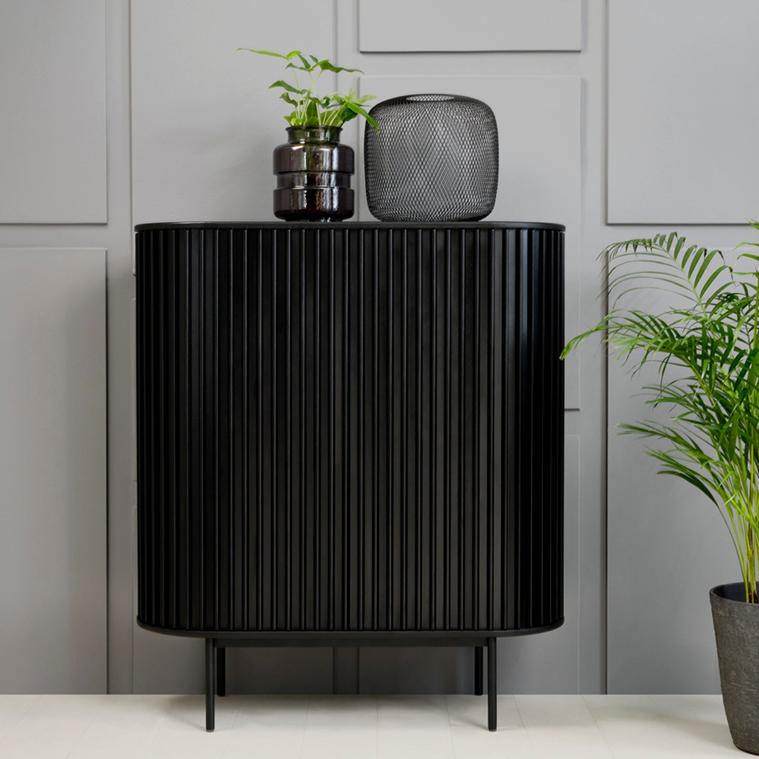 Arrimo Alto Siena Negro - Form Design