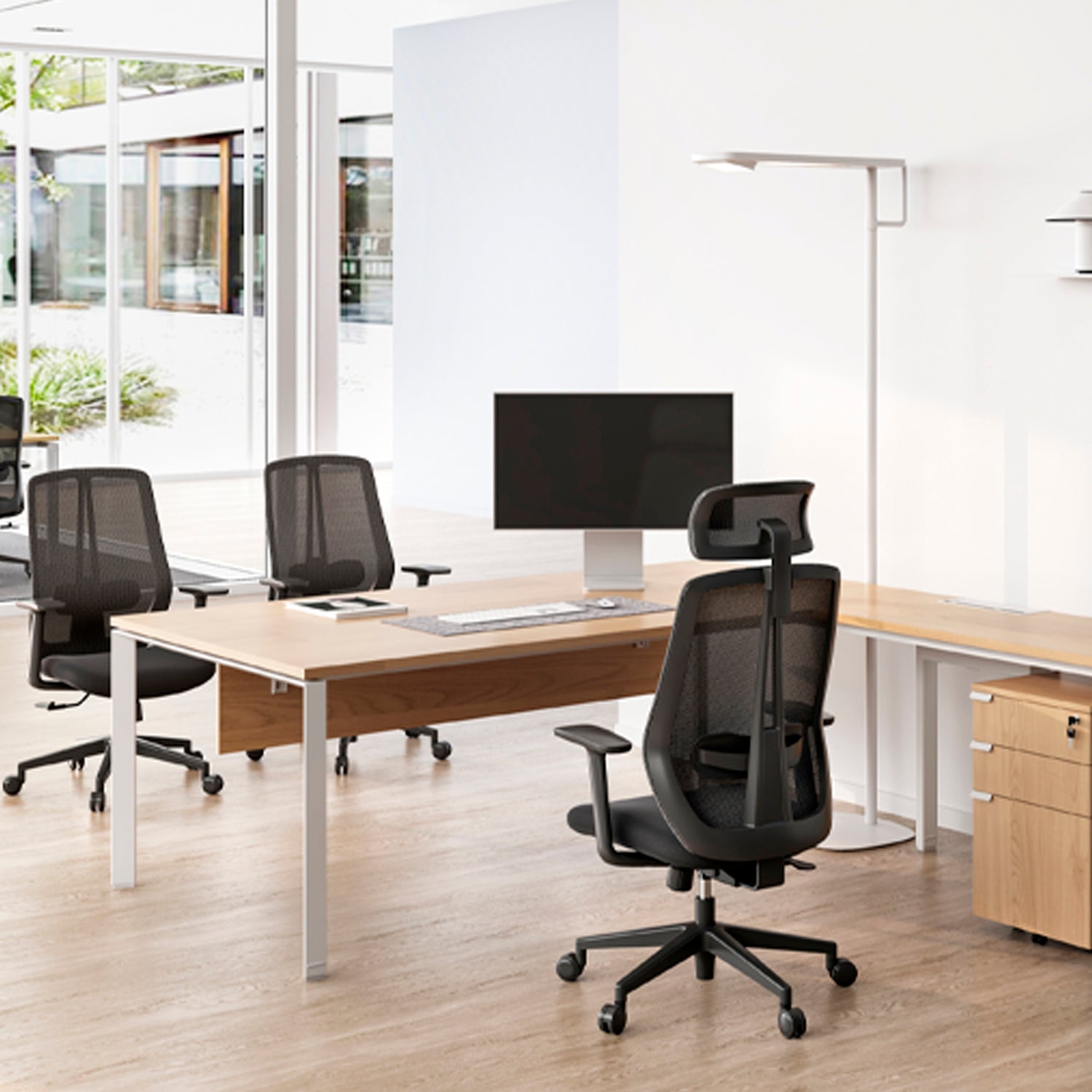 Silla Oficina One con cabecero Negro