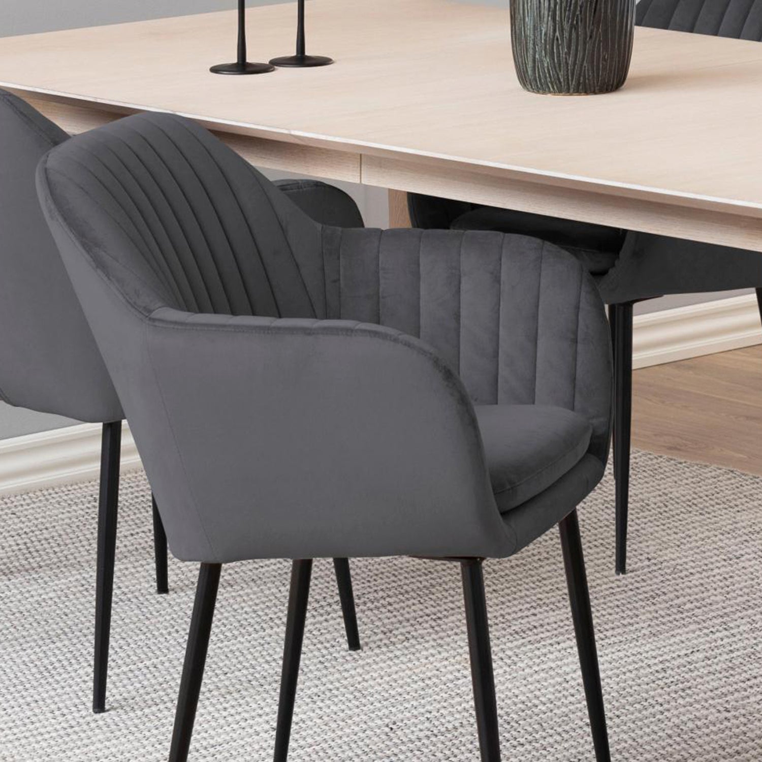 Sitial Terciopelo Emilia BN Gris Oscuro - Form Design