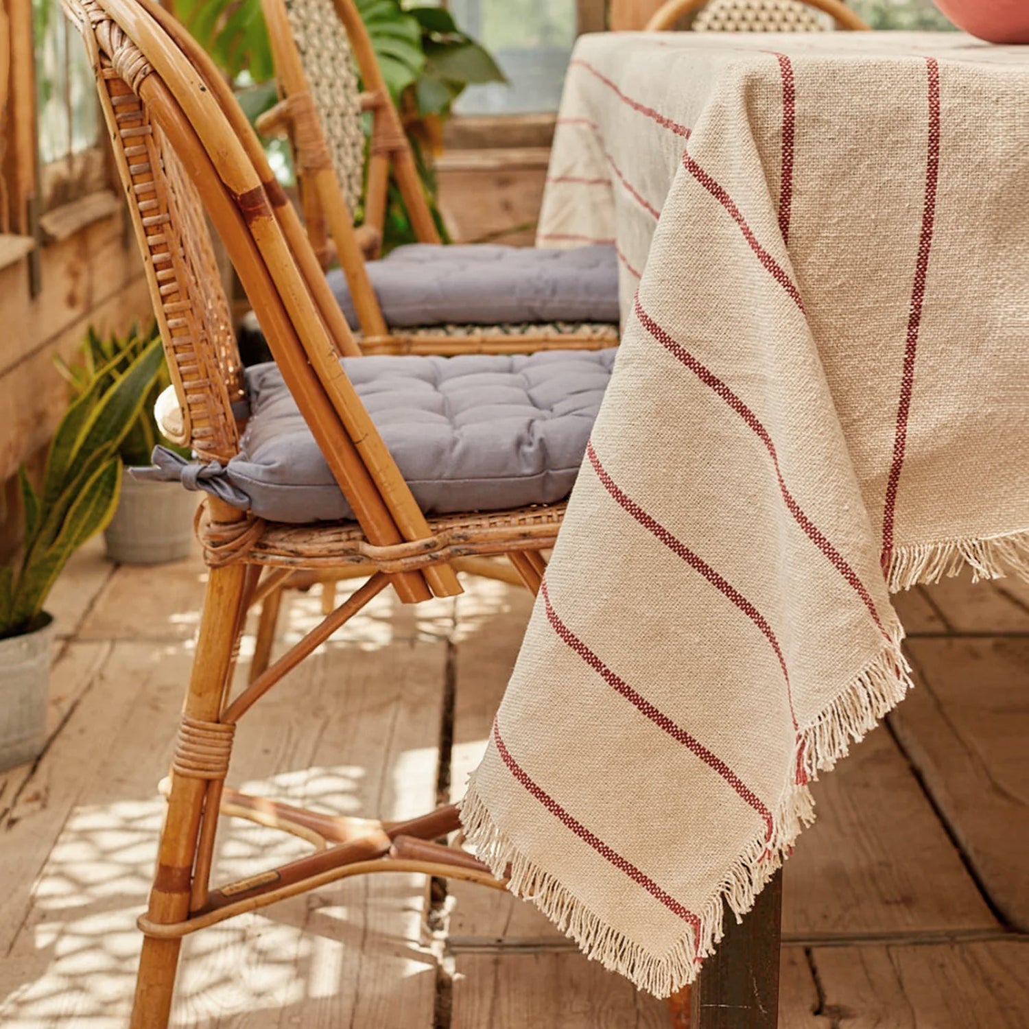 Dale vida a tus espacios al aire libre con accesorios - Form Design