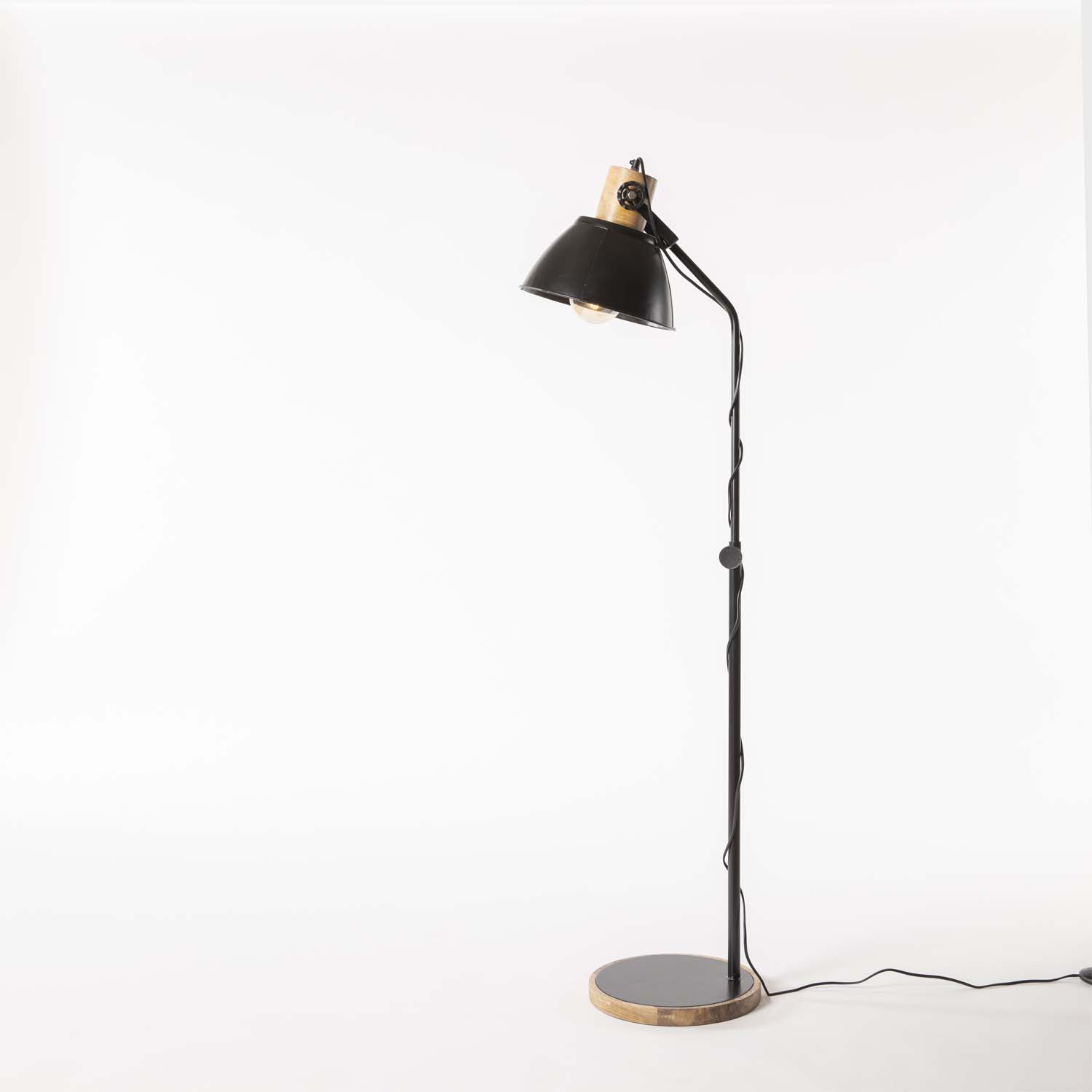 Lámpara de Pie Maira Negro