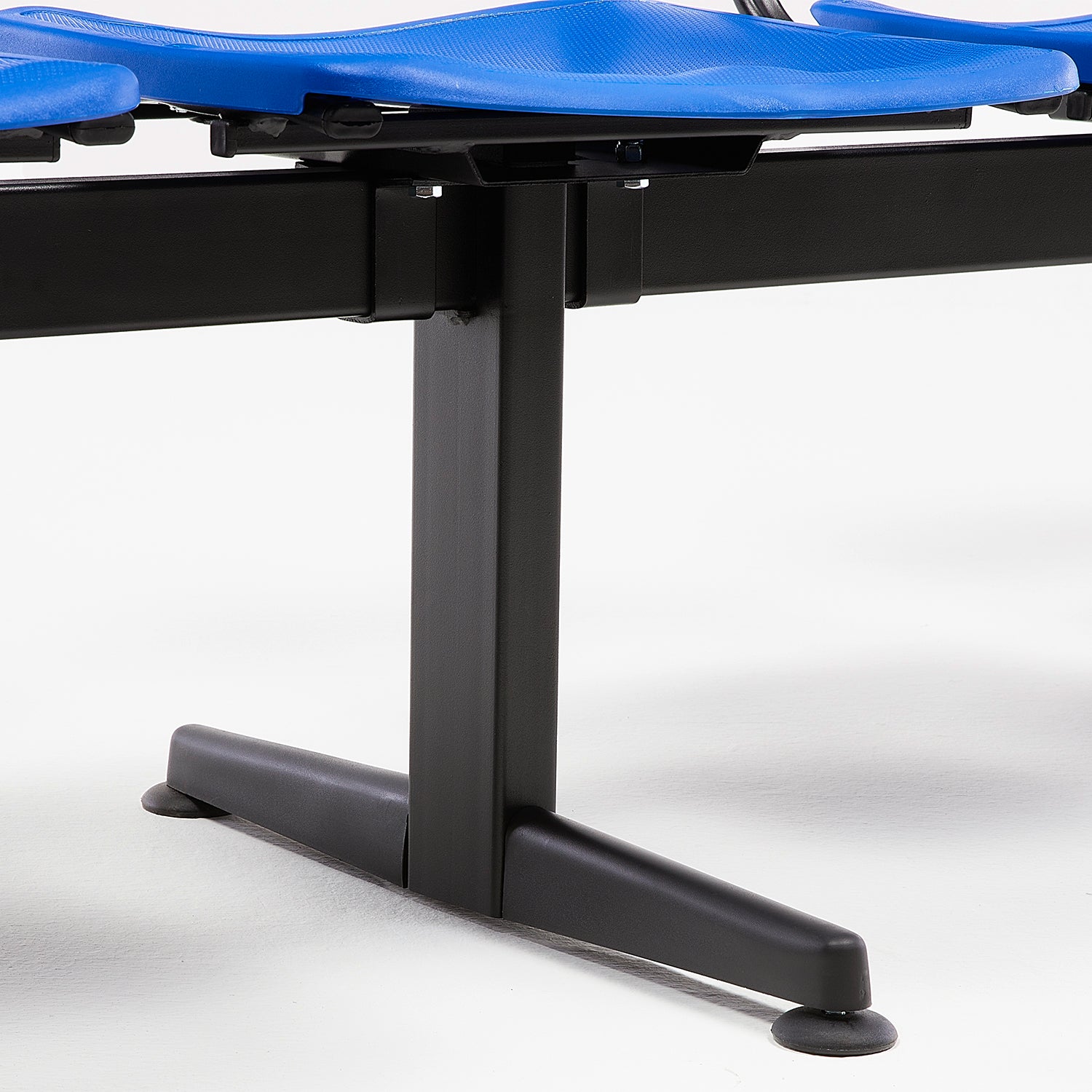 Banqueta Oficina Pata Luna ISO PP 5C Azul Base Negro - Form Design