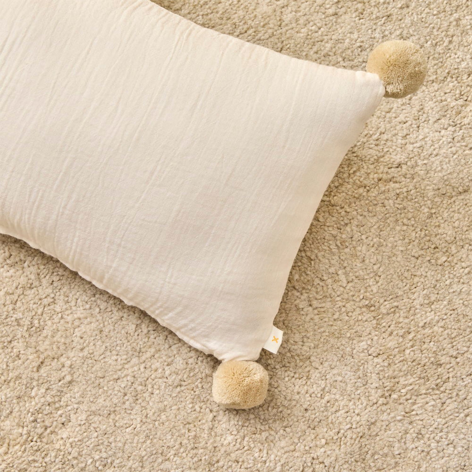 Cojín Iris 20x35 Crudo