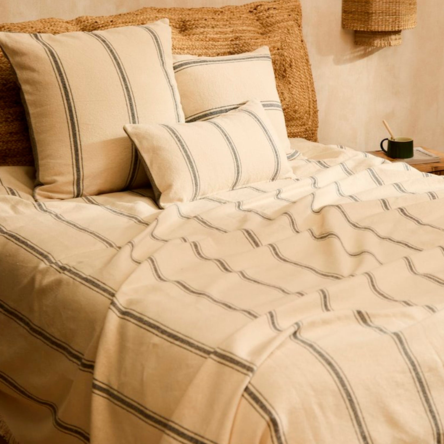 Colcha Bari Gris Oscuro 240x260 (cama 2 plazas o Queen)