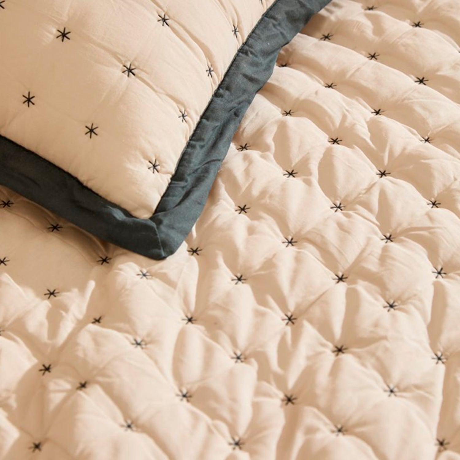 Colcha Nimes 180x260 Crudo (Cama 1 o 1 1/2 Plazas)