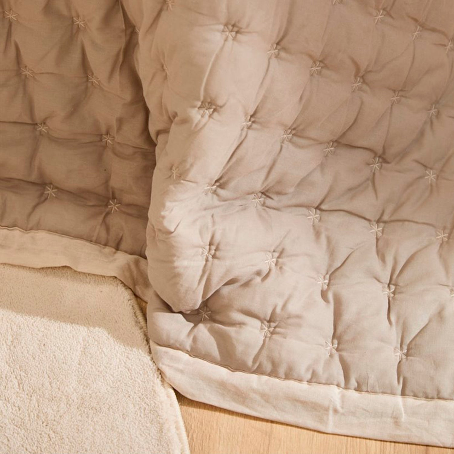 Colcha Nimes 240x260 Beige (Cama 2 plazas o Queen)