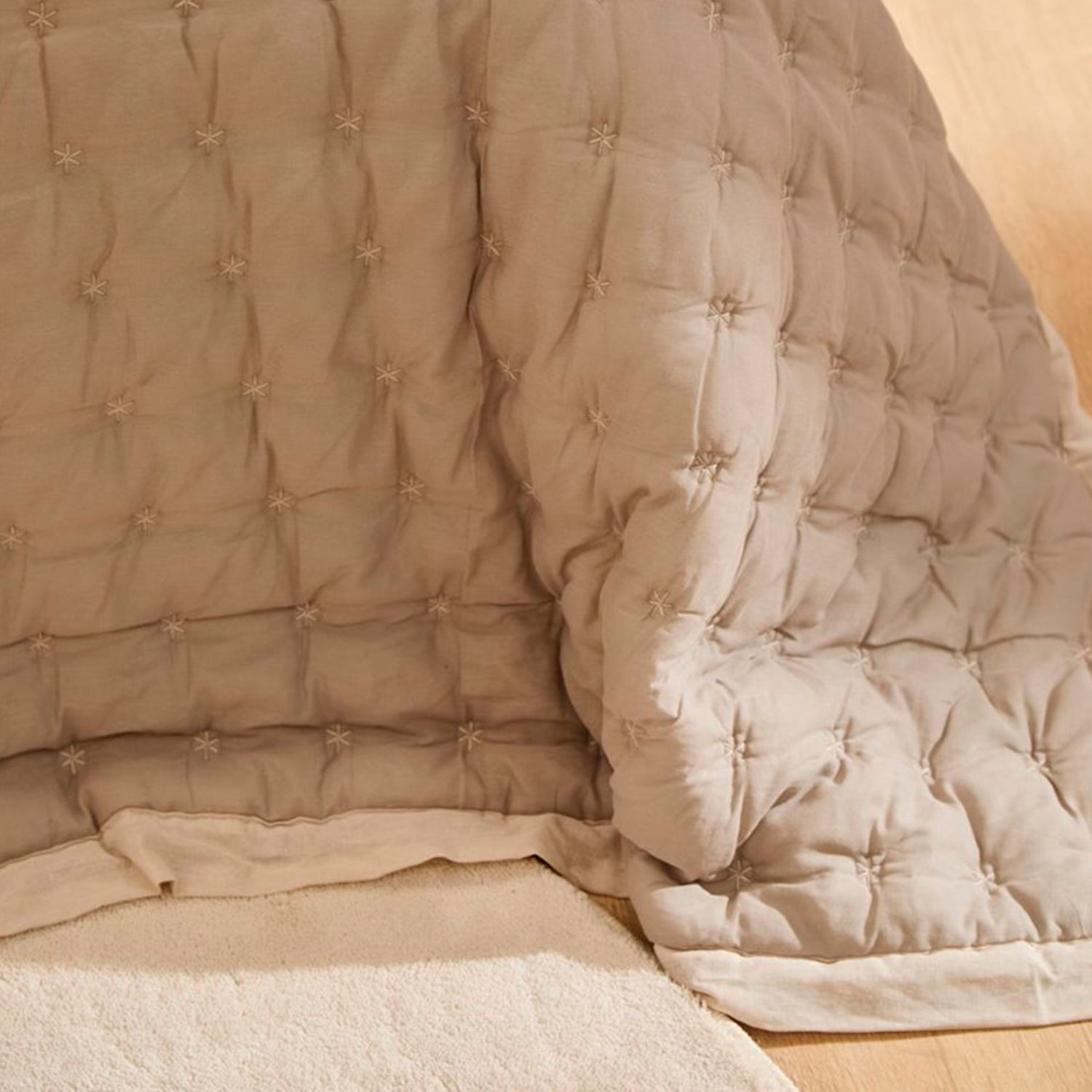 Colcha Nimes 240x260 Beige (Cama 2 plazas o Queen)