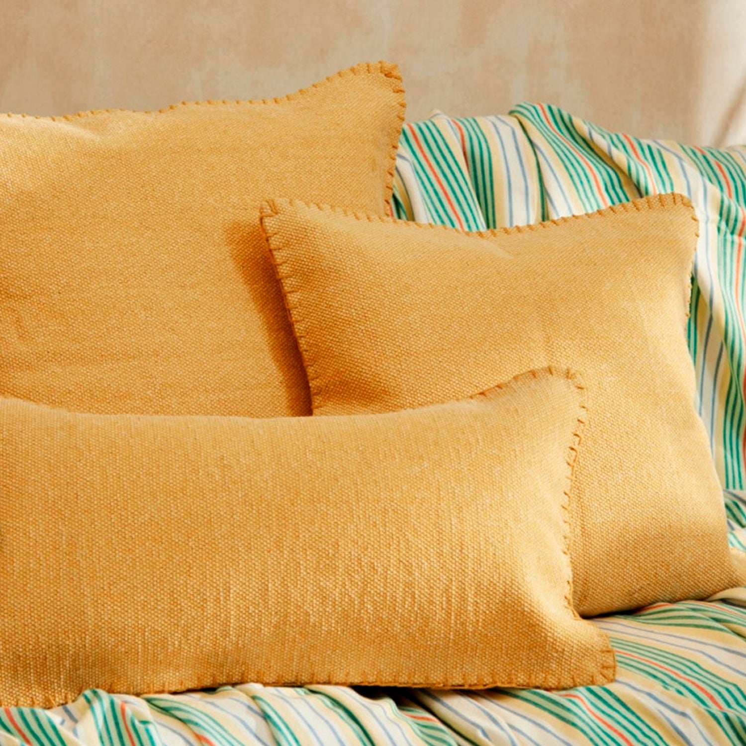 Funda Cojín Asana Amarillo 45x45