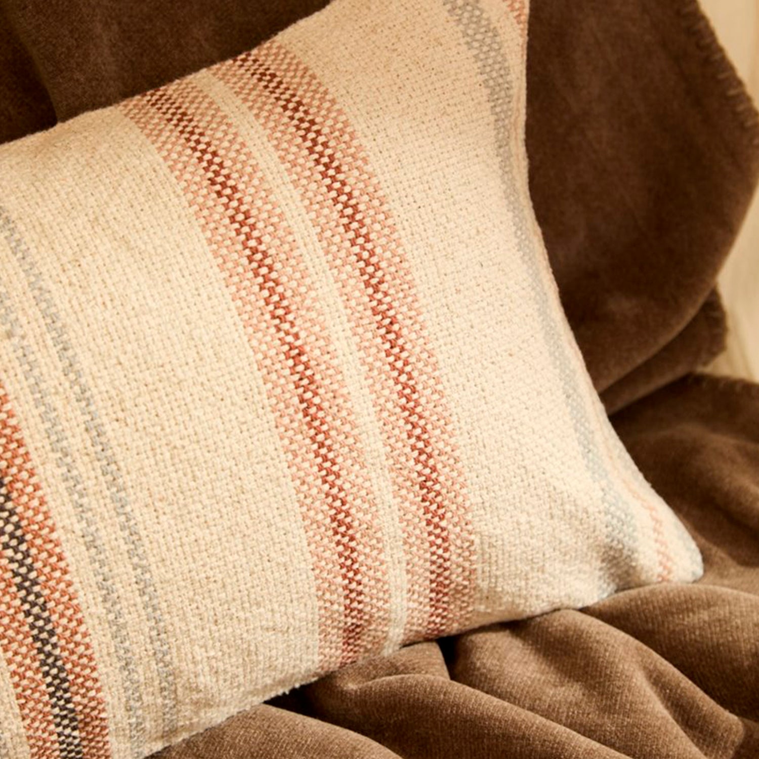 Funda Cojín Perú 30x60 Tierra