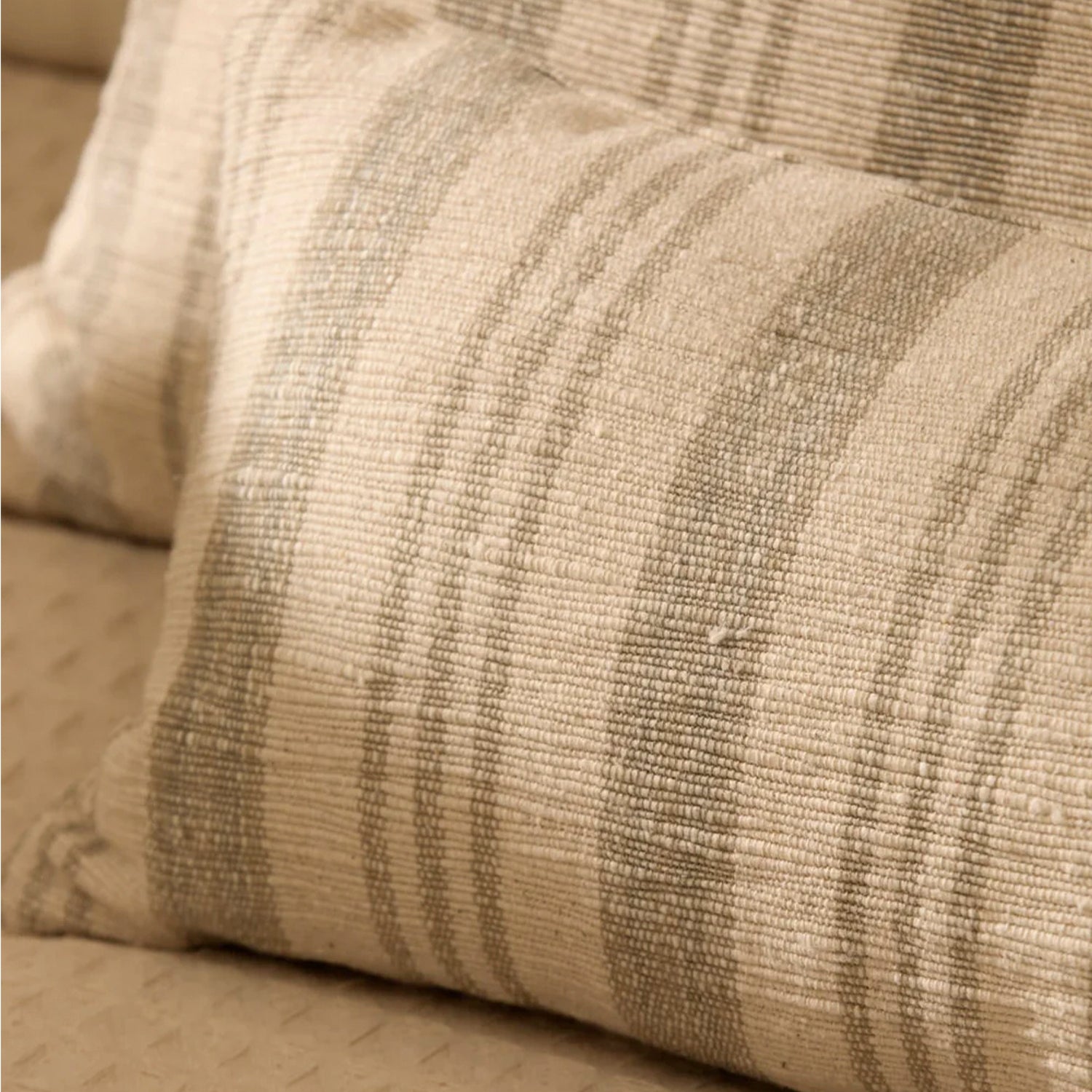 Funda Cojín Bacoli 30x60 Gris
