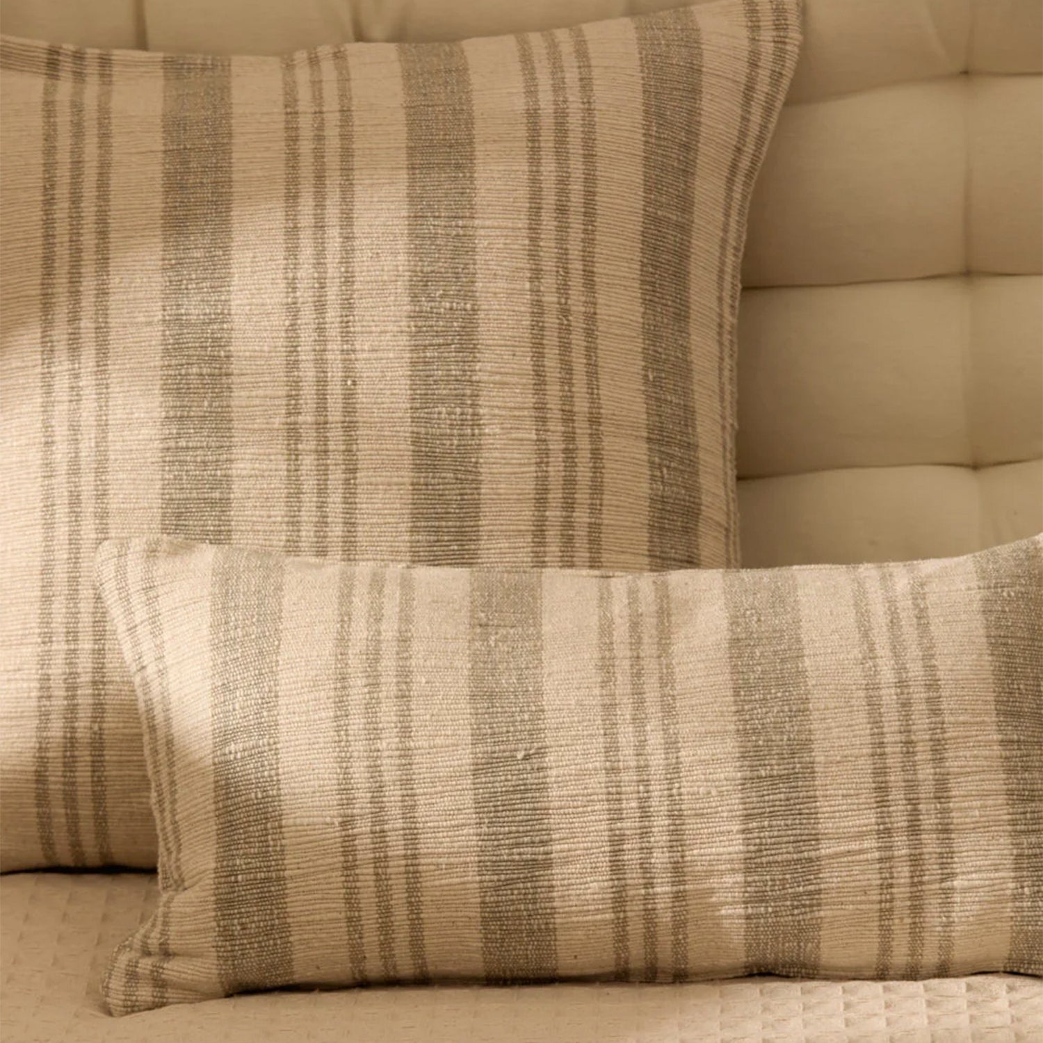 Funda Cojín Bacoli 30x60 Gris
