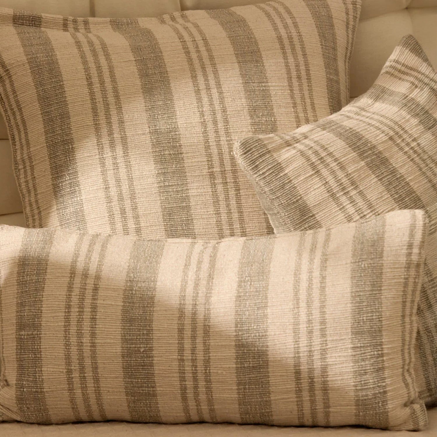 Funda Cojín Bacoli 30x60 Gris