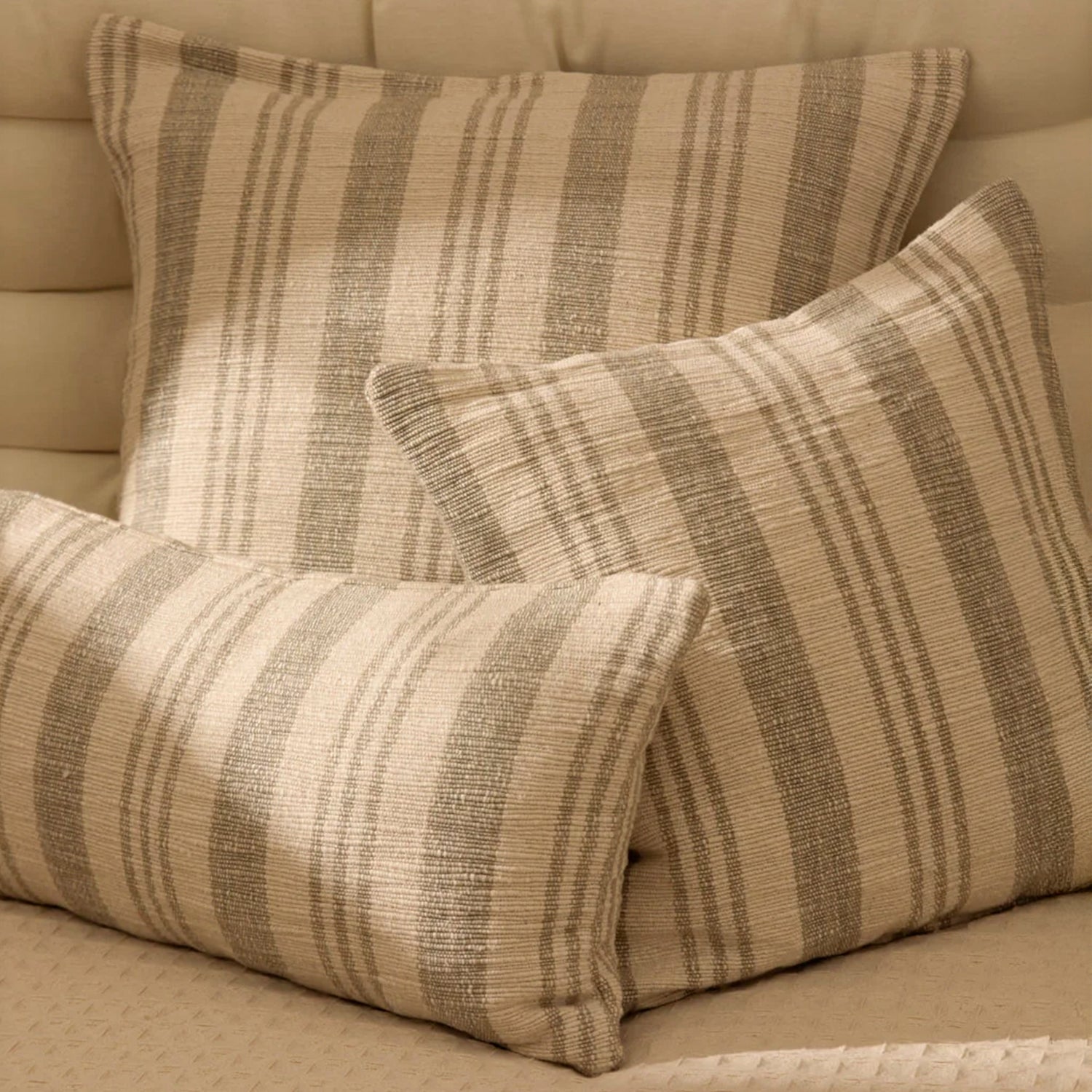 Funda Cojín Bacoli 30x60 Gris