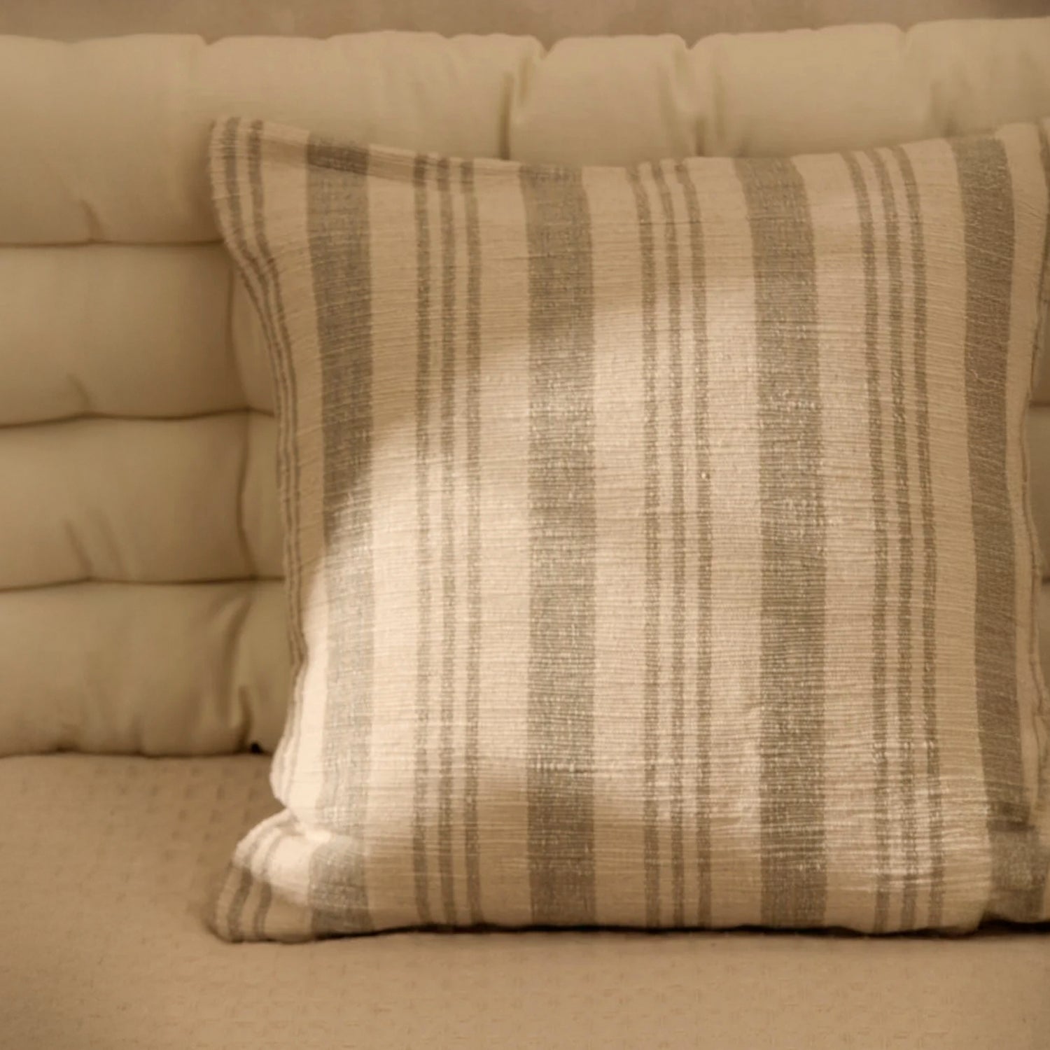 Funda Cojín Bacoli 60x60 Gris
