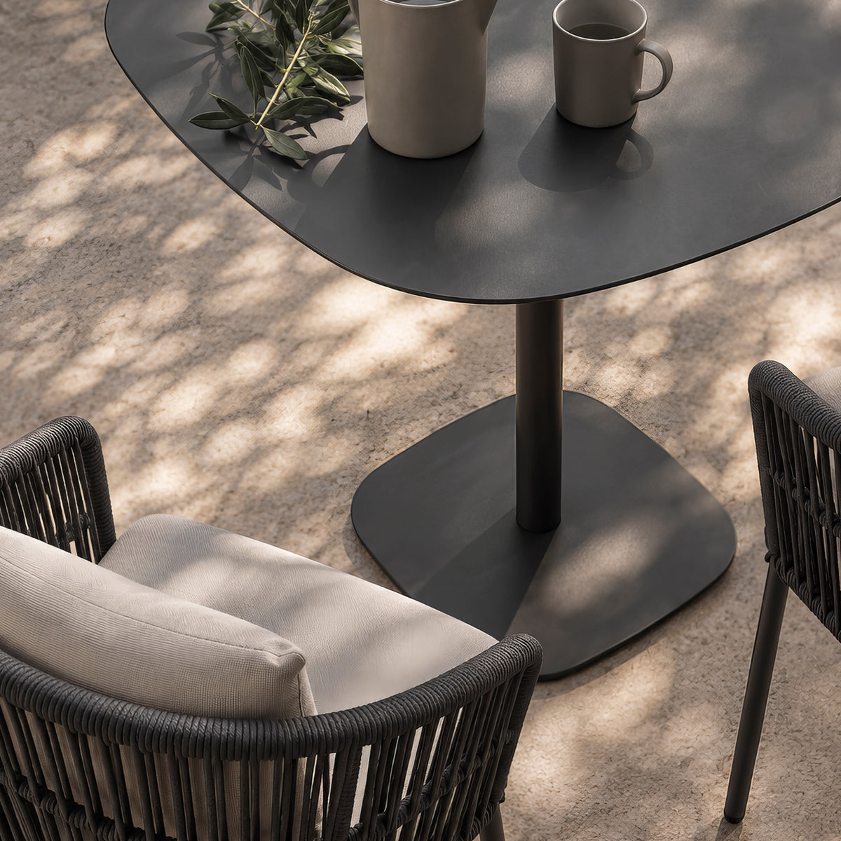 Mesa Cuadrada Steel Negra