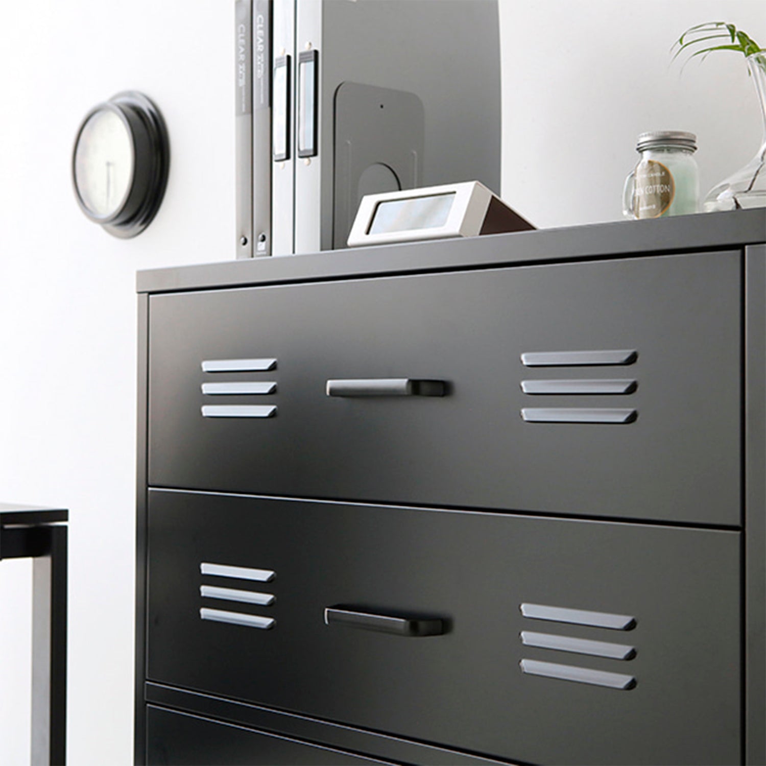 Cómoda Austin Negro