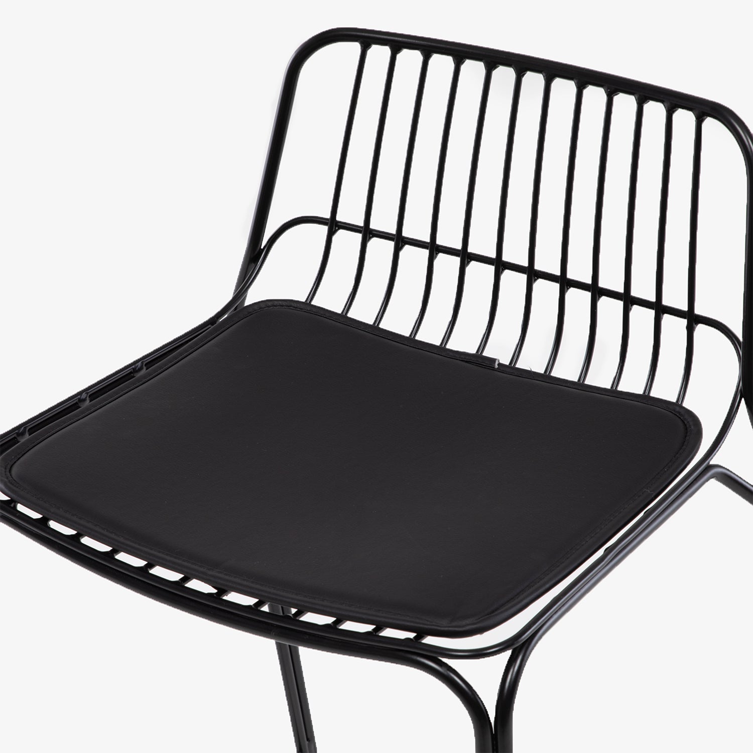 Taburete Medio Metal Isabella Negro - Form Design